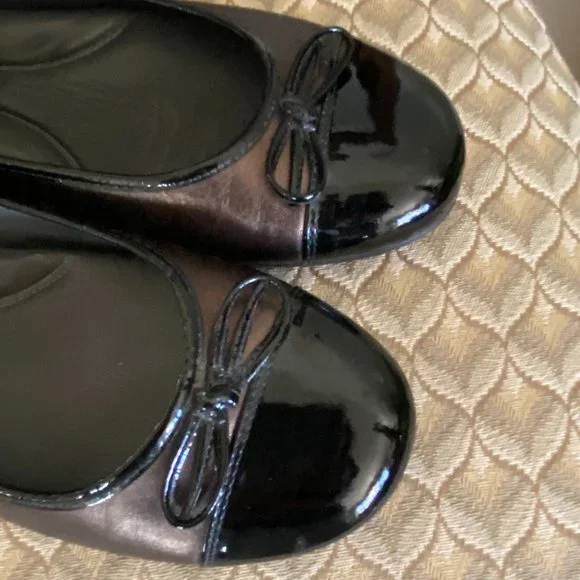 NURTURE Black Patent and Copper Ballet Flats - Picture 5 of 10